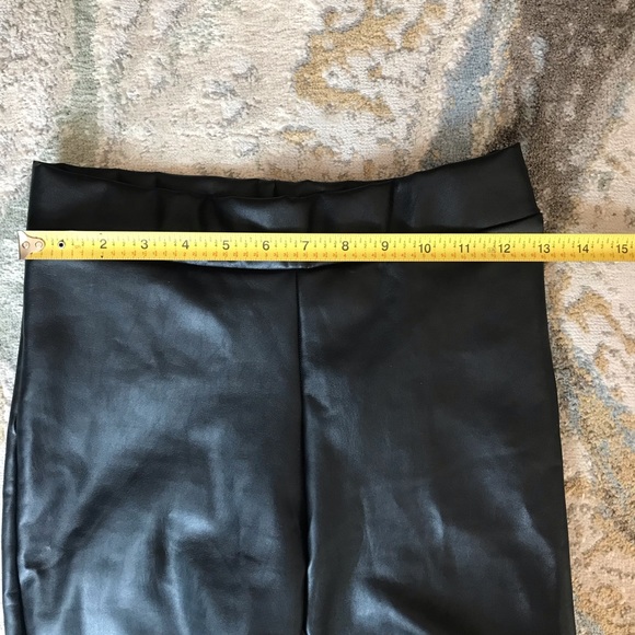 Wolford Edie Faux Leather Black Biker Short - Picture 5 of 9